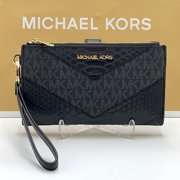 MICHAEL KORS
Black MULTI
LG DOUBLE ZIP WRSTLT
Crocodile Leather Snakeskin - Picture 2 of 12